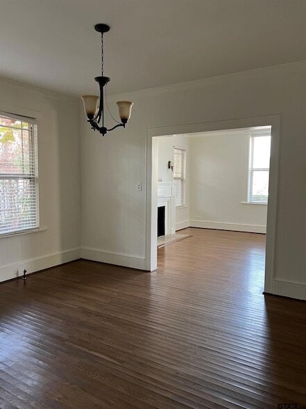 Building Photo - 328 Mockingbird Ln