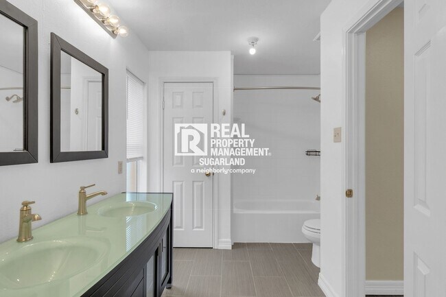 Building Photo - Fantastic Katy 3-2 close to everything