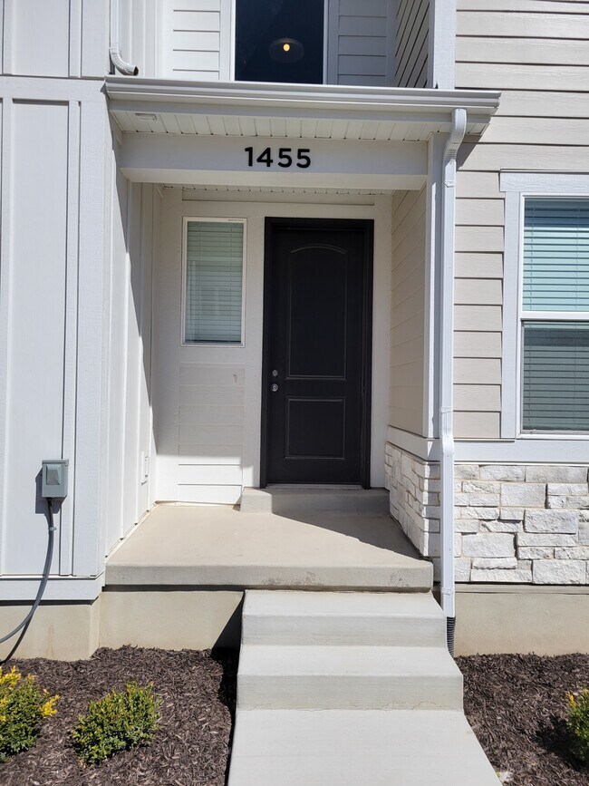 Building Photo - 1455 N 3860 W