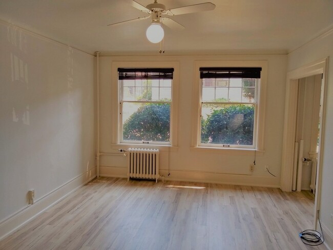 Building Photo - 321 Boylston Ave E