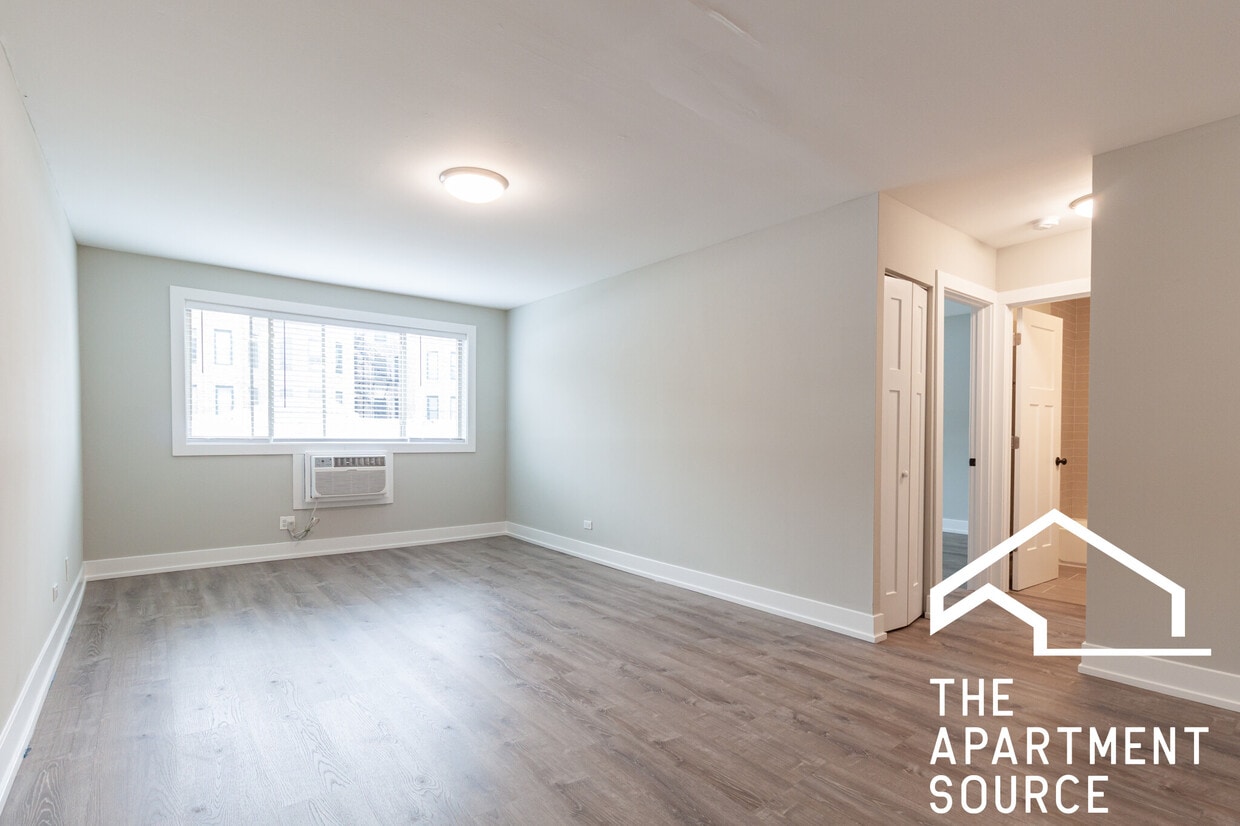 Primary Photo - 529 W Surf St