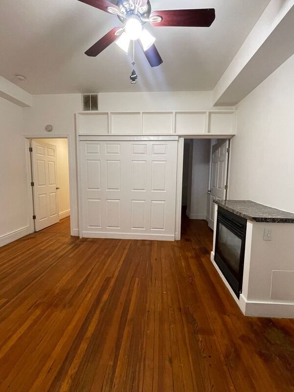 Building Photo - 407 N Charles St