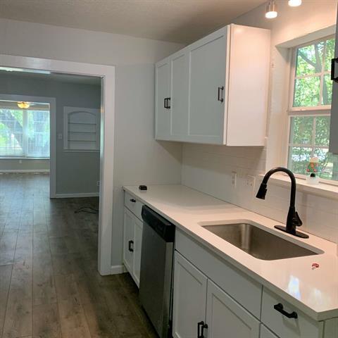 Building Photo - 507 E Heron St