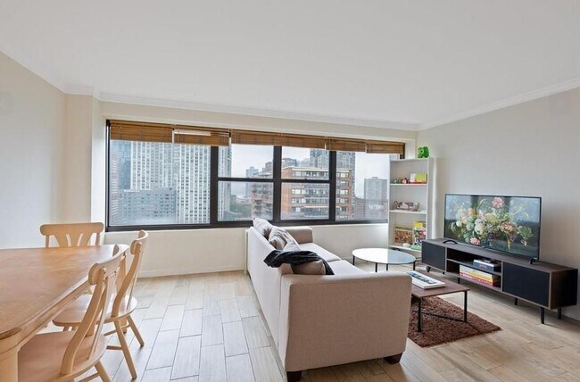 Foto del edificio - 135 Montgomery St