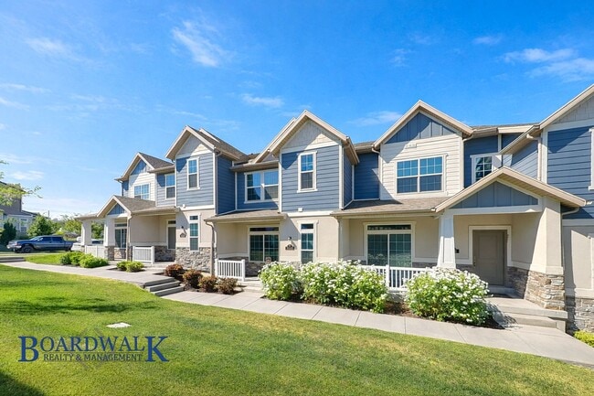 Building Photo - Beautiful 4 bedroom Townhome in West Valley!