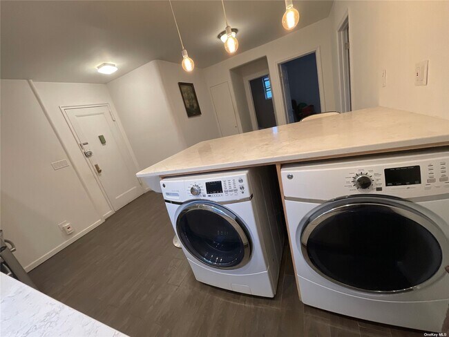 Foto del edificio - 138-30 77th Ave