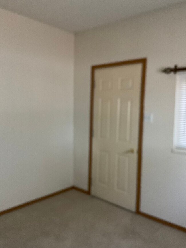 Building Photo - 2 bedroom 1 bath home