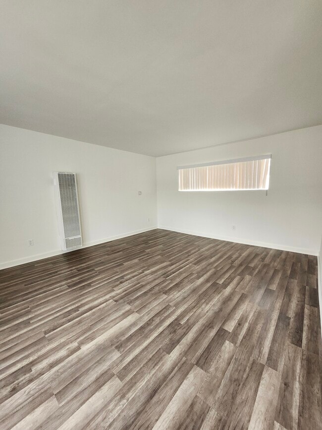 Living Room - 6551 De Soto Ave