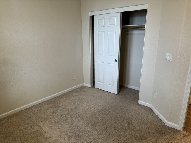Building Photo - 1955 Folsom Fair Cir