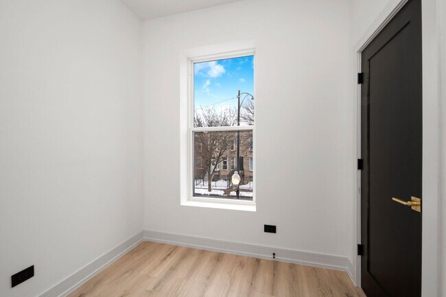 Foto del edificio - 7008 S King Dr