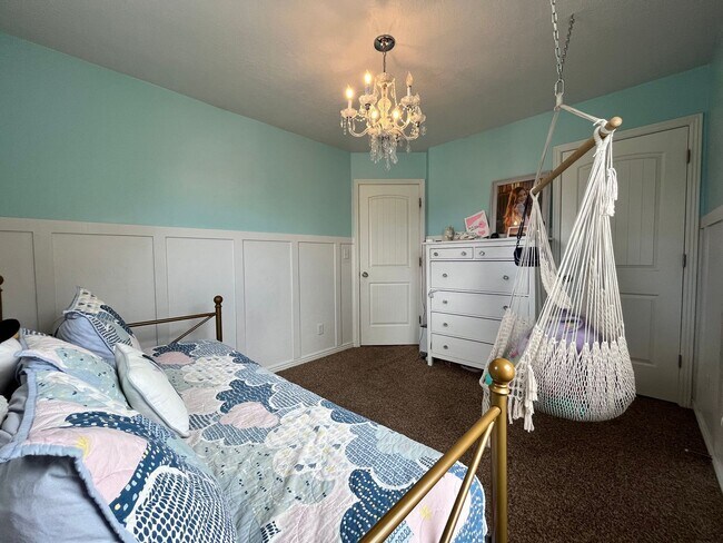 Foto del edificio - 2049 S Meadow Marsh Dr