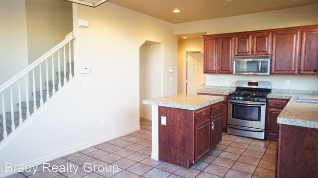 Building Photo - 3 br, 2.5 bath House - 5514 Andes Mountain...