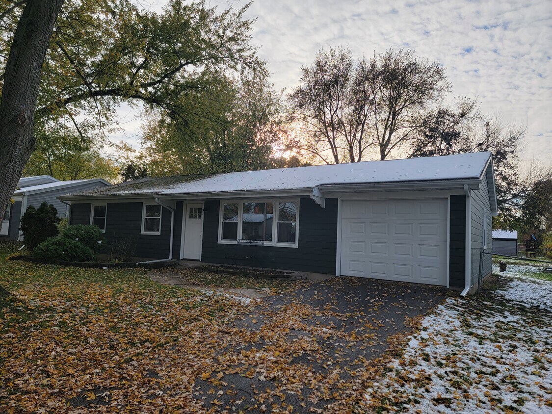 732 Eagle Creek Rd, Valparaiso, IN 46385 House Rental in Valparaiso