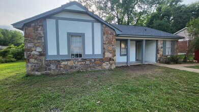 Building Photo - 3823 Rainford Dr
