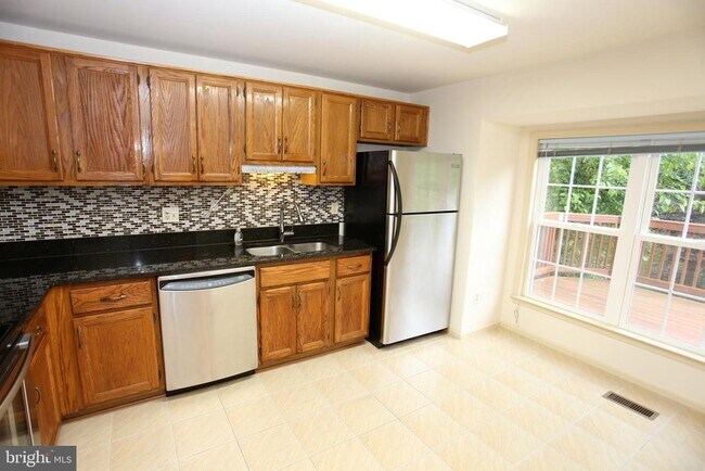 Building Photo - 4 Prairie Landing Ct