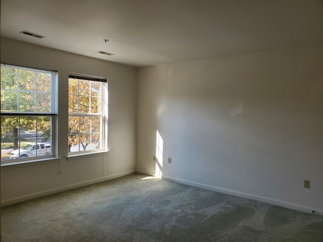 Master Suite - 2400 Dominion Dr