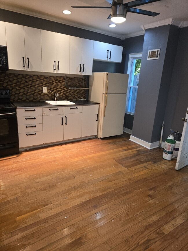 Photo - 491 E Penn St House