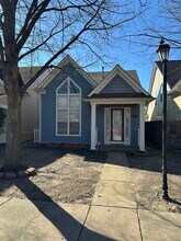 Building Photo - 1331 Island Pl E