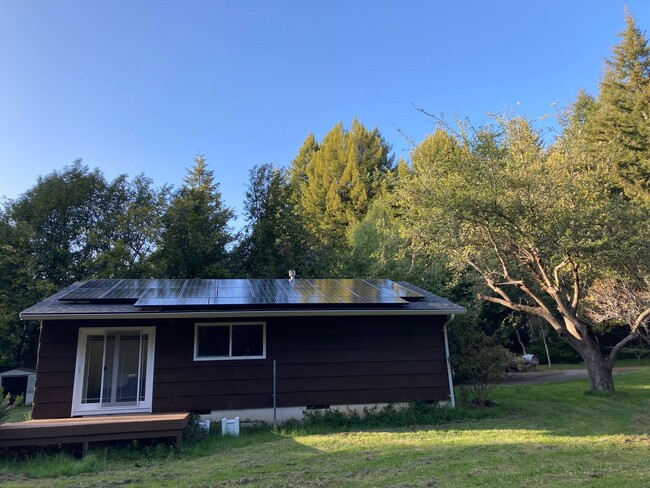 Building Photo - Trinidad/Westhaven home in the woods on 3 ...