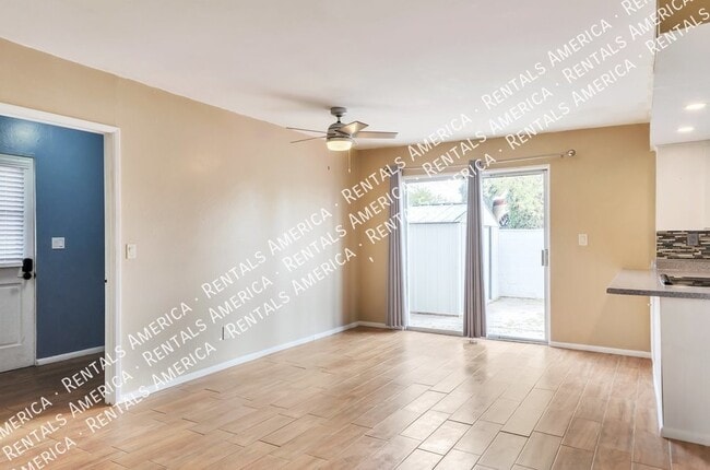 Building Photo - 3 Bed/2 Bath Single Story Home w/ POOL!