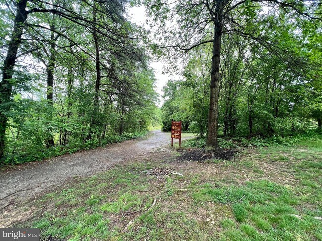 Foto del edificio - 7501 Ashby Ln