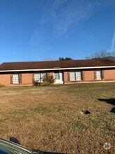 Building Photo - 170 Imogene St