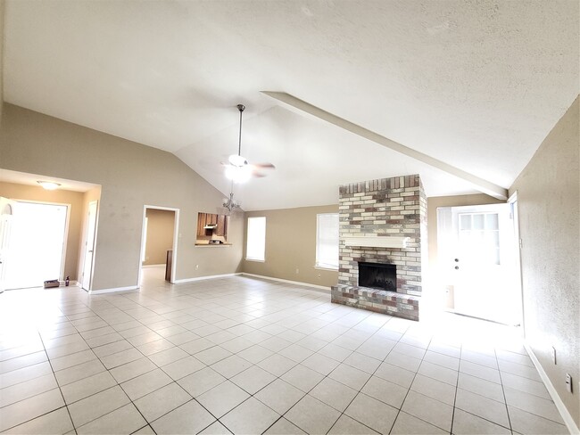 Building Photo - 16026 Barbarossa Dr