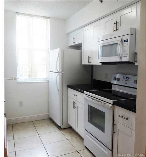Foto del edificio - 2163 Renaissance Blvd