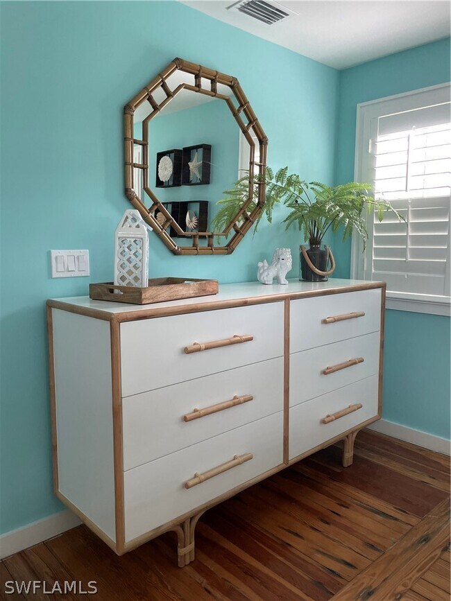 Foto del edificio - 92 10th Ave S