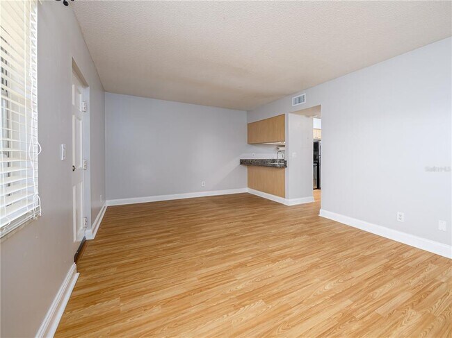 Foto del edificio - 120 S Church Ave