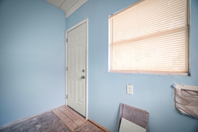Foto del edificio - 1723 E 23rd St