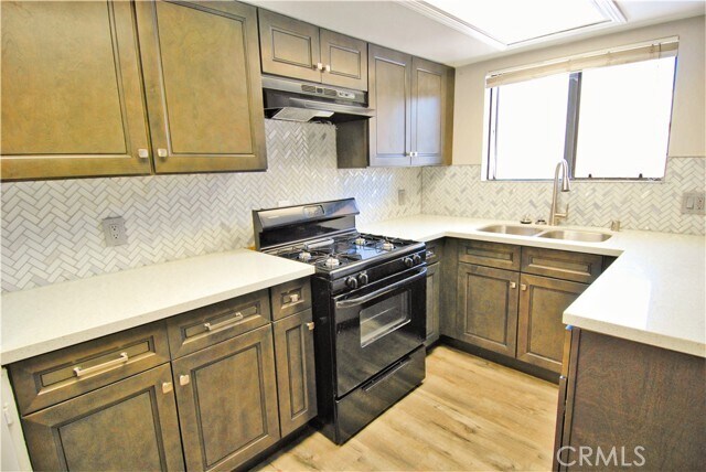 Foto del edificio - 746 N Eucalyptus Ave