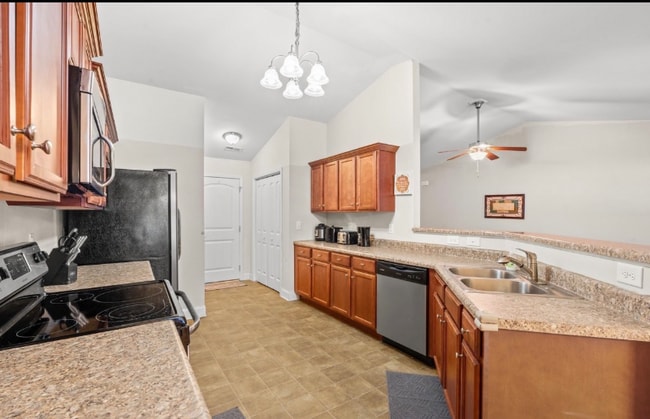 Building Photo - 167 Leadoff Dr