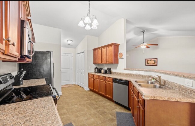 Foto del edificio - 167 Leadoff Dr