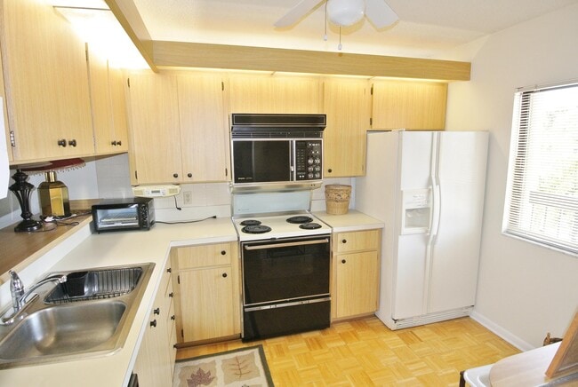 Building Photo - 1201 Seafarer Cir