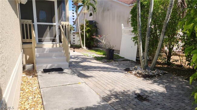 Building Photo - 6118 Montego Bay Loop