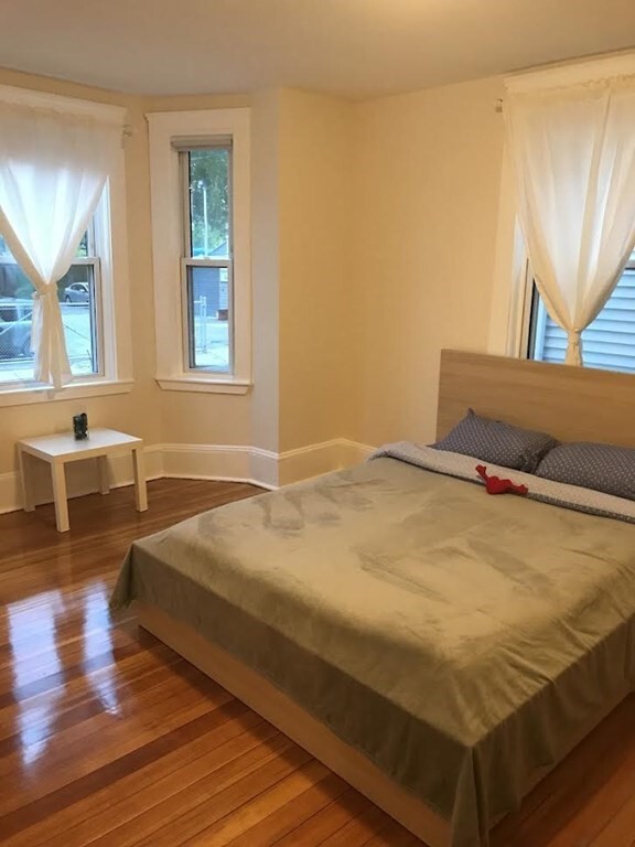 Foto principal - 254 Amory St