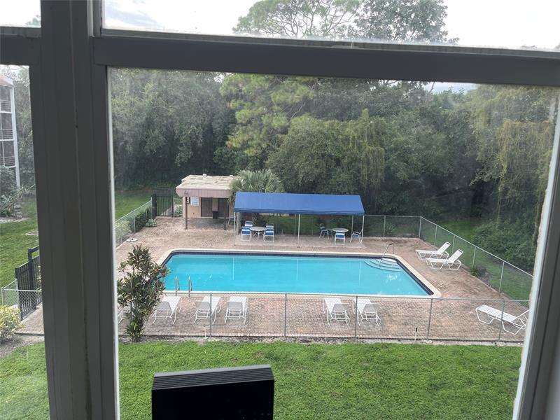 Foto del edificio - 9440 Live Oak Pl