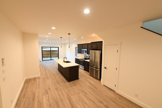 Foto del edificio - 817 Hickory St