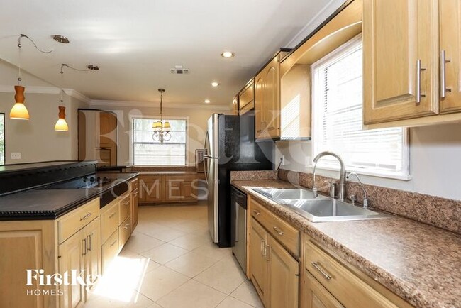 Foto del edificio - 4582 Brook Dr