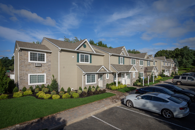 Foto del edificio - Fairfield Townhouses at Holtsville