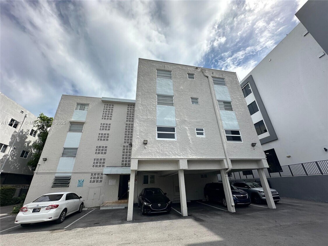 Foto principal - 1337 NW 1st St