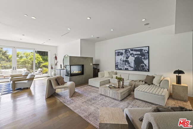 Foto del edificio - 2756 Westshire Dr