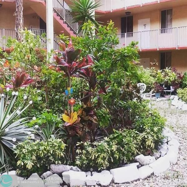 Foto del edificio - 2830 Somerset Dr