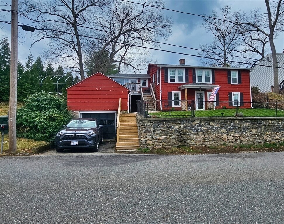7 Colonial Rd Unit B, ster, MA 01570 Room for Rent in ster, MA