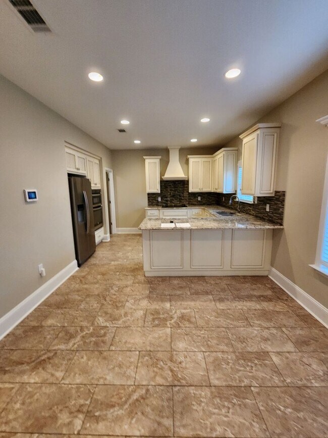 Building Photo - Stylish 3-Bedroom Home with Luxurious Features and Community Perks in Valdosta, GA