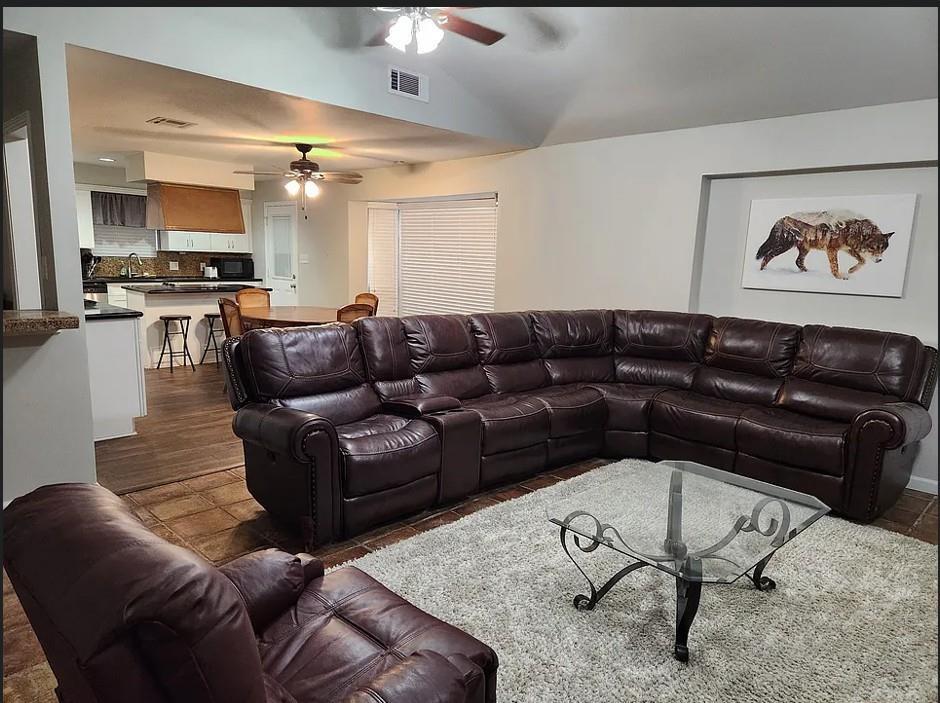 Foto principal - 149 Cherry Tree Ln