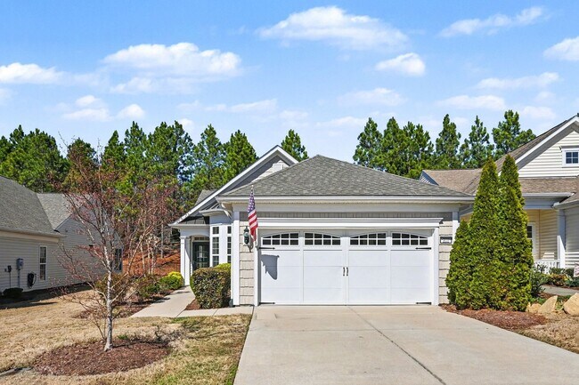 Foto del edificio - Immaculate & Move-in Ready Home in Desirable 55+ Community - Carolina Preserve