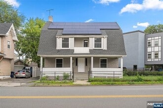 Building Photo - 126 Essex St