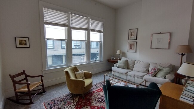 Foto del edificio - 139 N 4th St